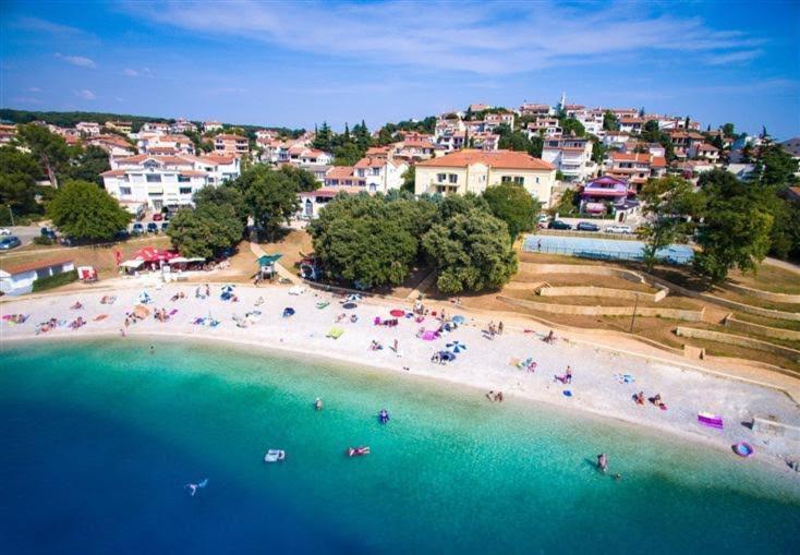 Apartmani Delas 2 Pjescana Uvala Esterno foto