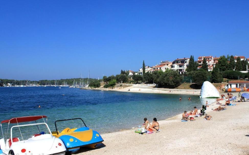 Apartmani Delas 2 Pjescana Uvala Esterno foto