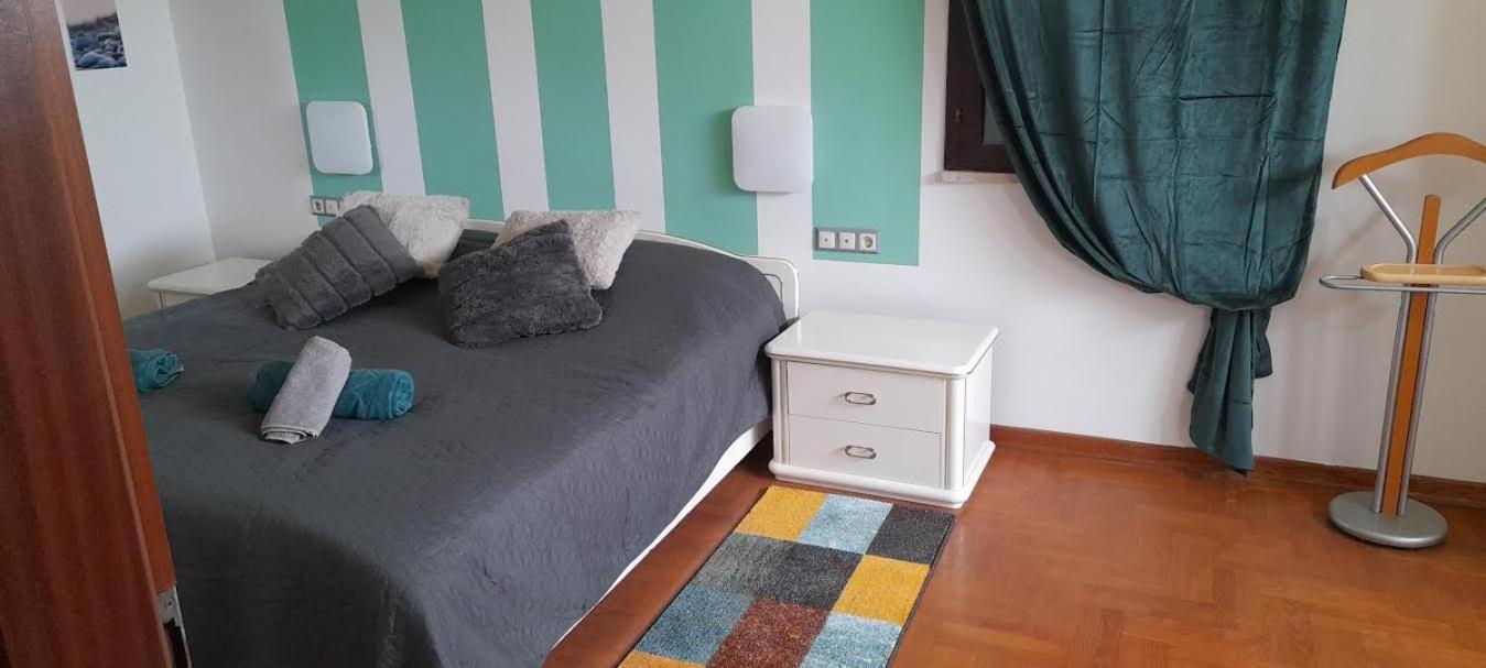 Apartmani Delas 2 Pjescana Uvala Esterno foto