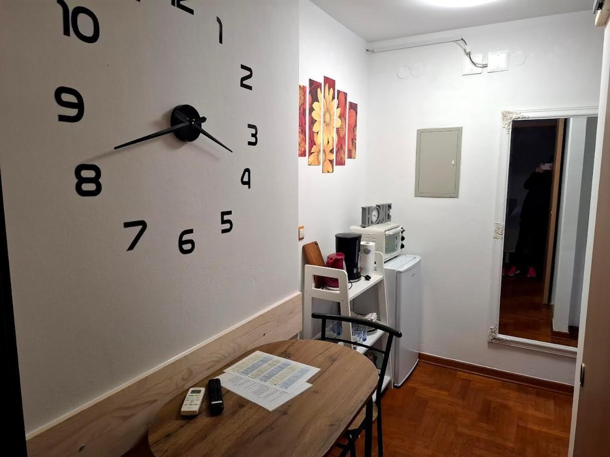 Apartmani Delas 2 Pjescana Uvala Esterno foto