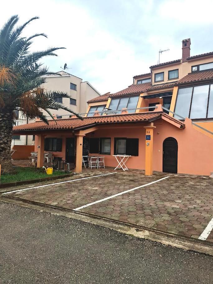 Apartmani Delas 2 Pjescana Uvala Esterno foto